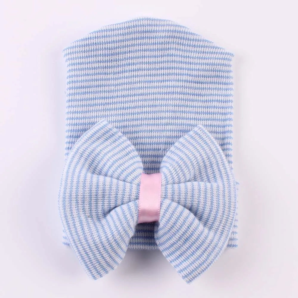 Gorro de algodón con lazo grande para recién nacida