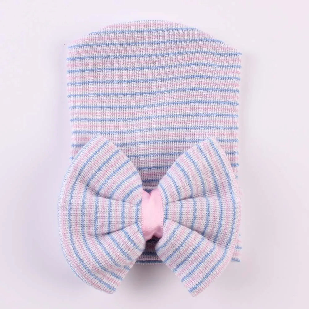 Gorro de algodón con lazo grande para recién nacida