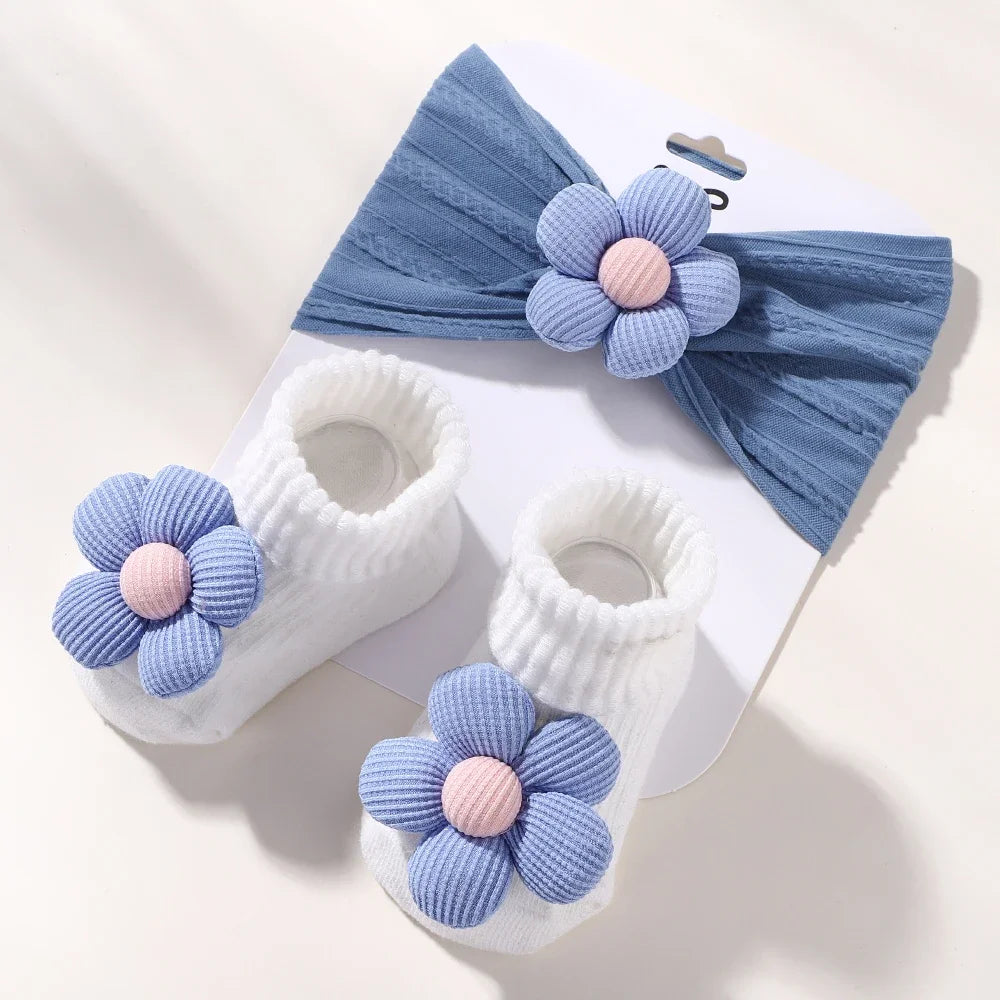 Conjunto de diadema y calcetines florales para bebé