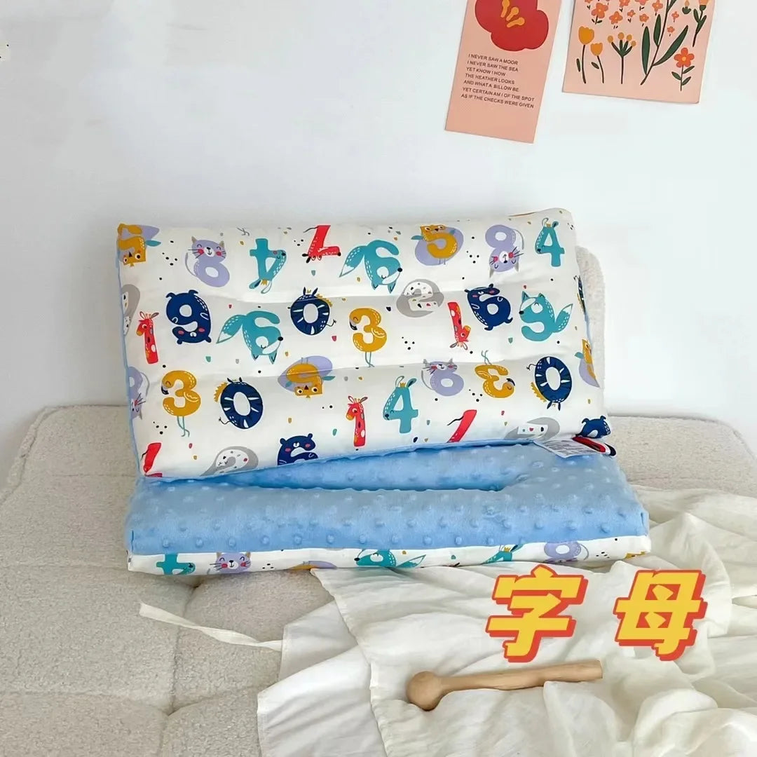 Almohada de terciopelo suave para bebé