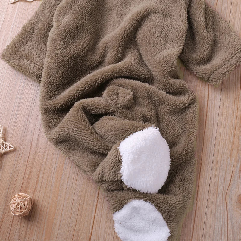 Adorable barboteuse bébé motif ours