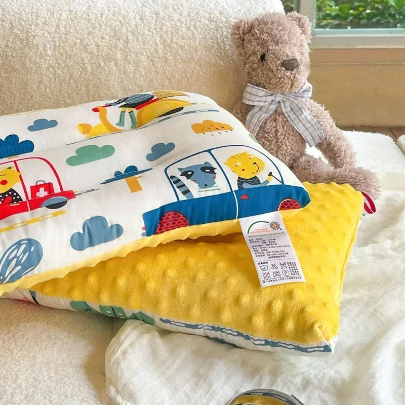Almohada de terciopelo suave para bebé
