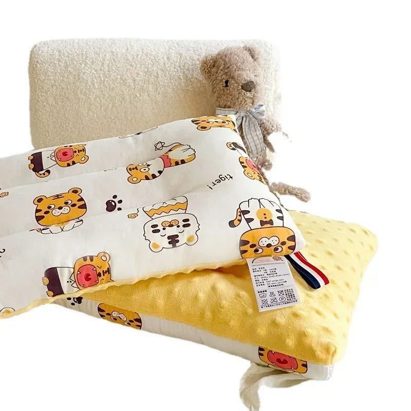 Almohada de terciopelo suave para bebé