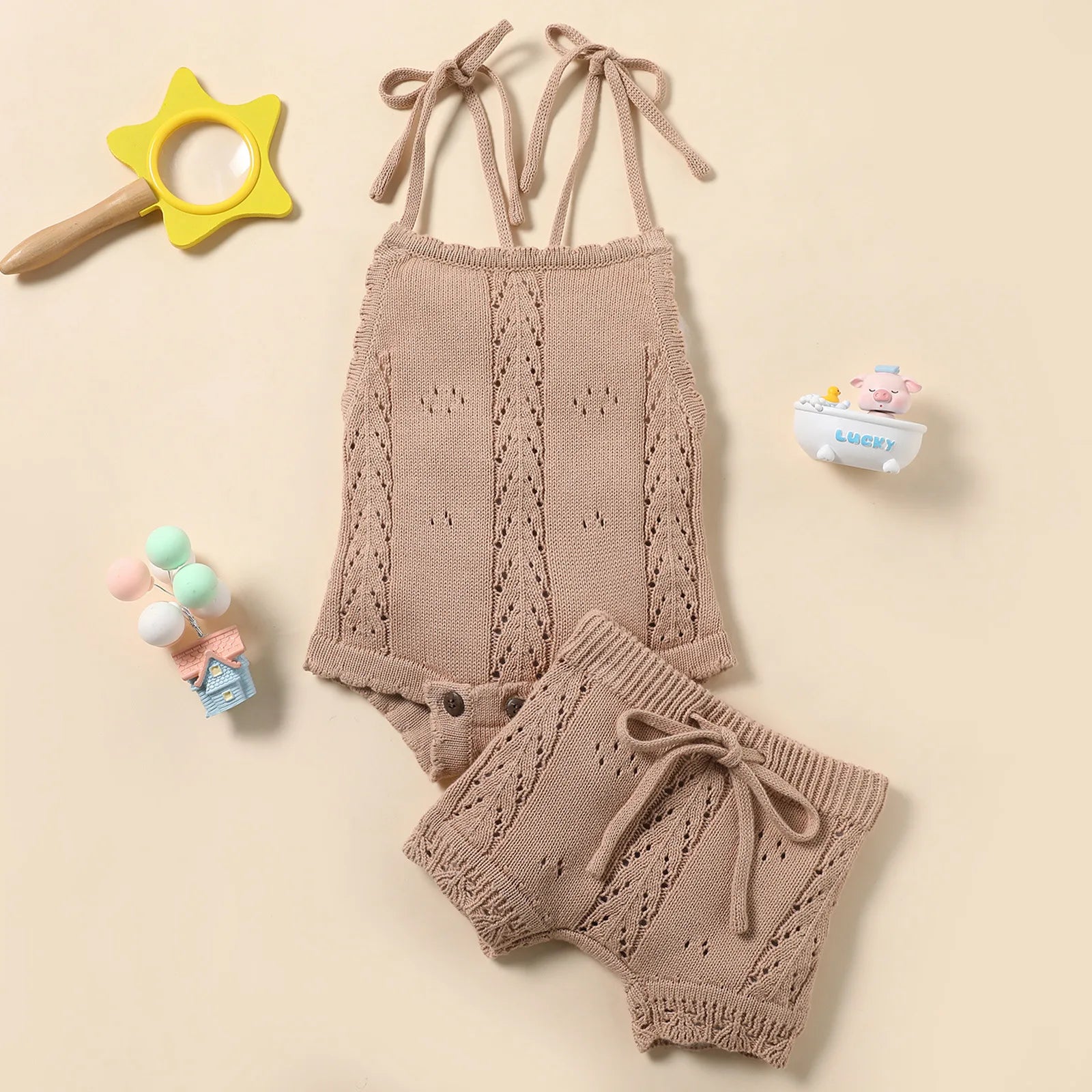 Ensemble tricoté à volants pour bébé
