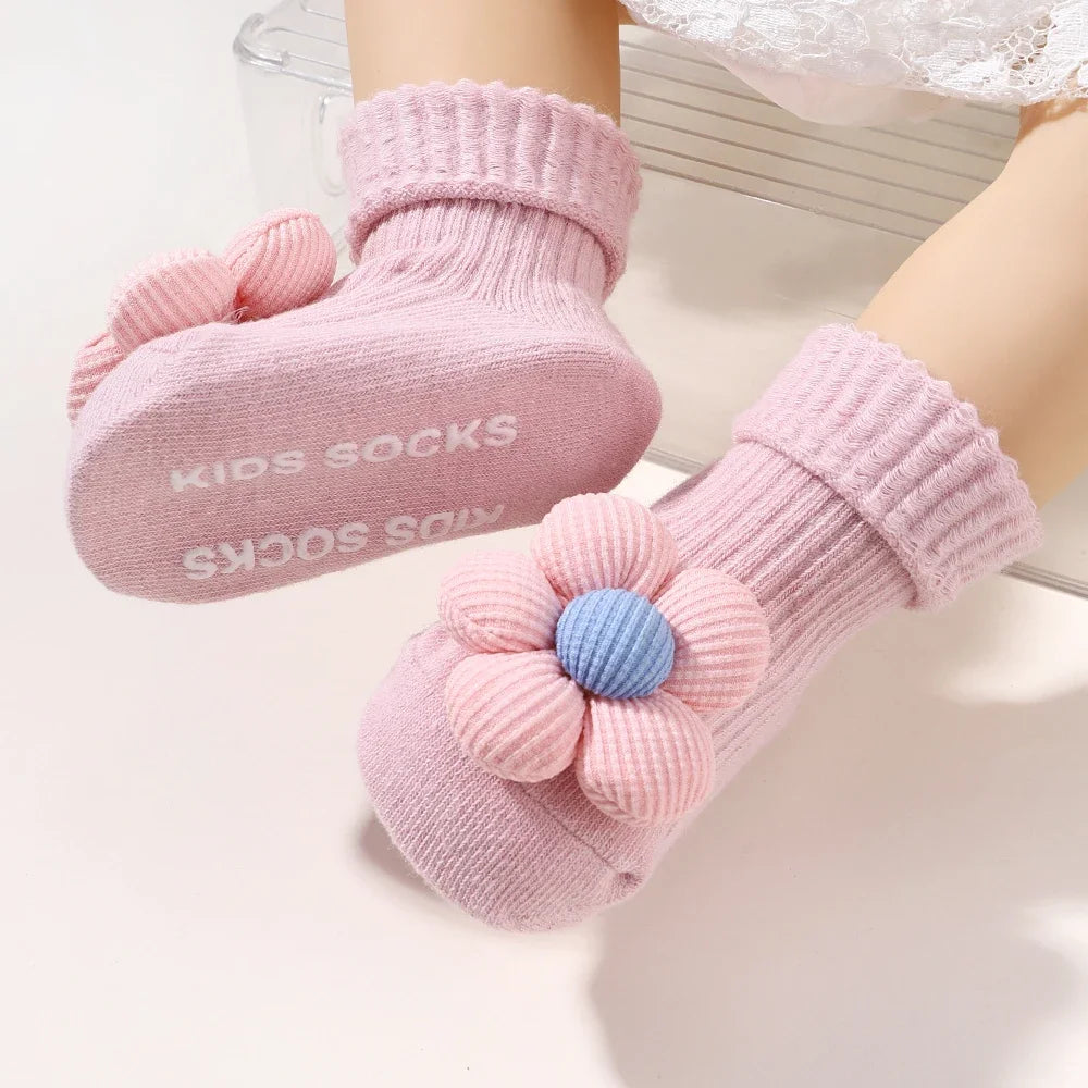 Conjunto de diadema y calcetines florales para bebé