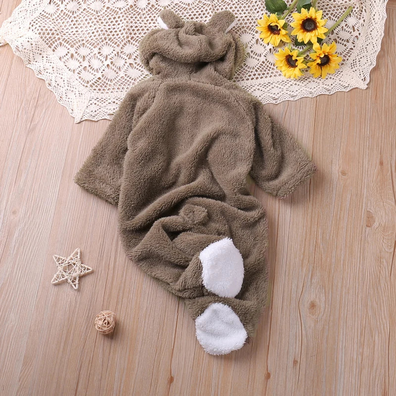 Adorable barboteuse bébé motif ours