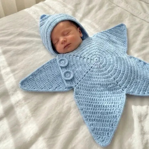 Barboteuse à capuche pour bébé avec motif d'étoile