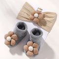 Conjunto de diadema y calcetines florales para bebé