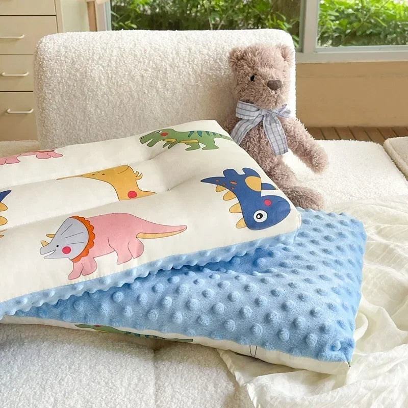 Almohada de terciopelo suave para bebé