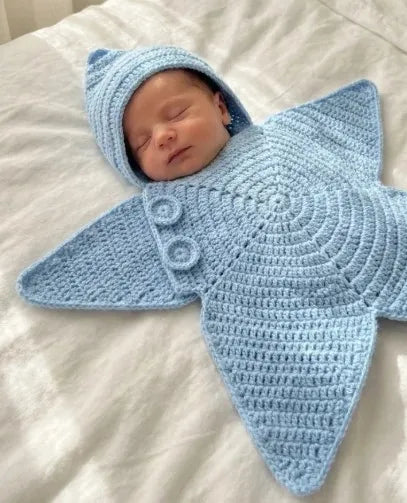 Barboteuse à capuche pour bébé avec motif d'étoile