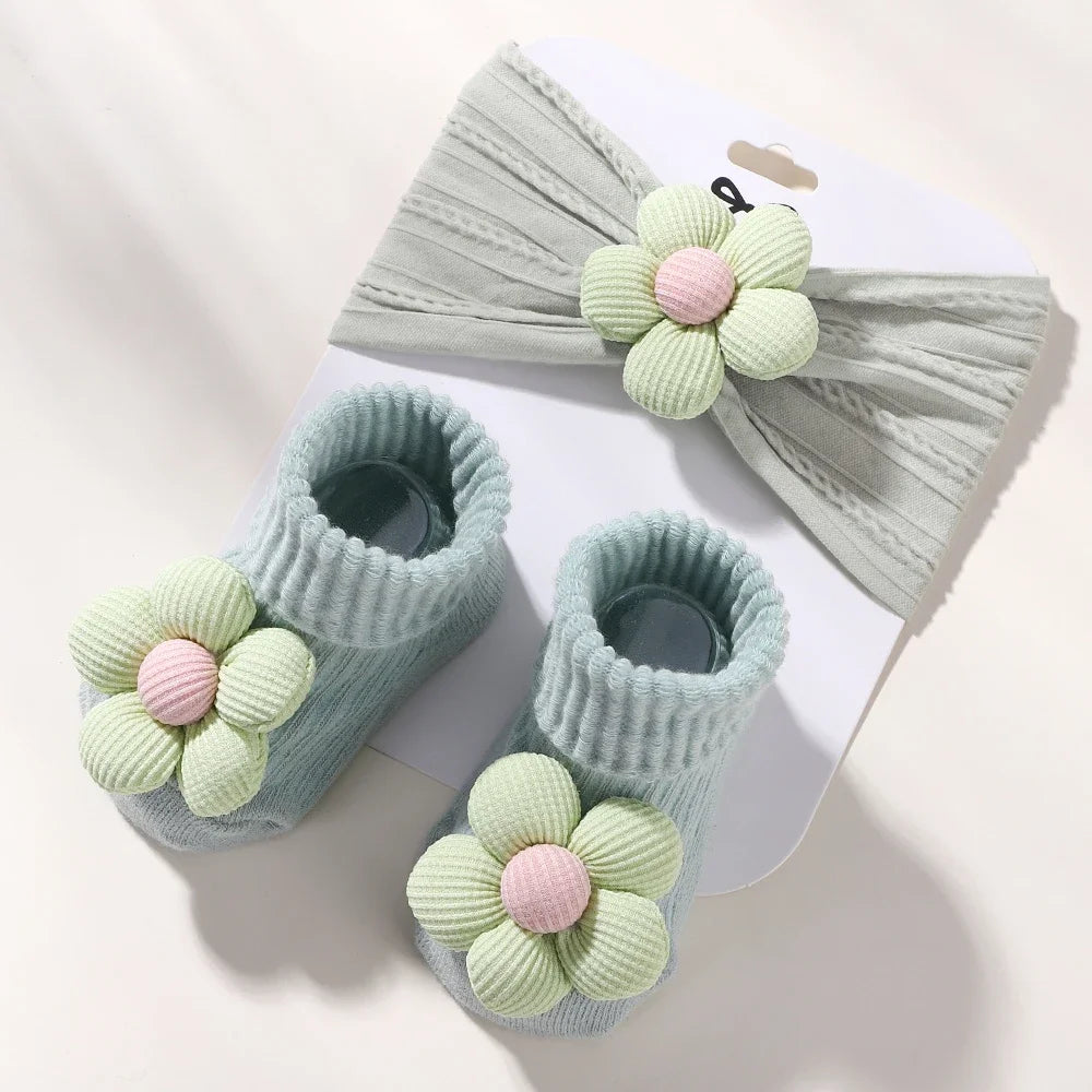 Conjunto de diadema y calcetines florales para bebé