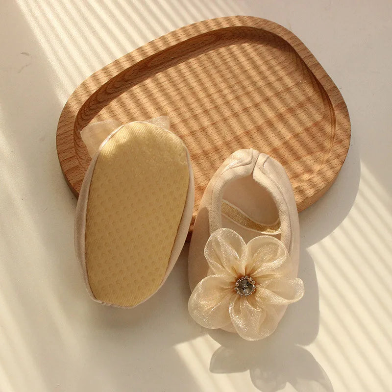 Conjunto de diadema con lazo de encaje y calcetines para bebé